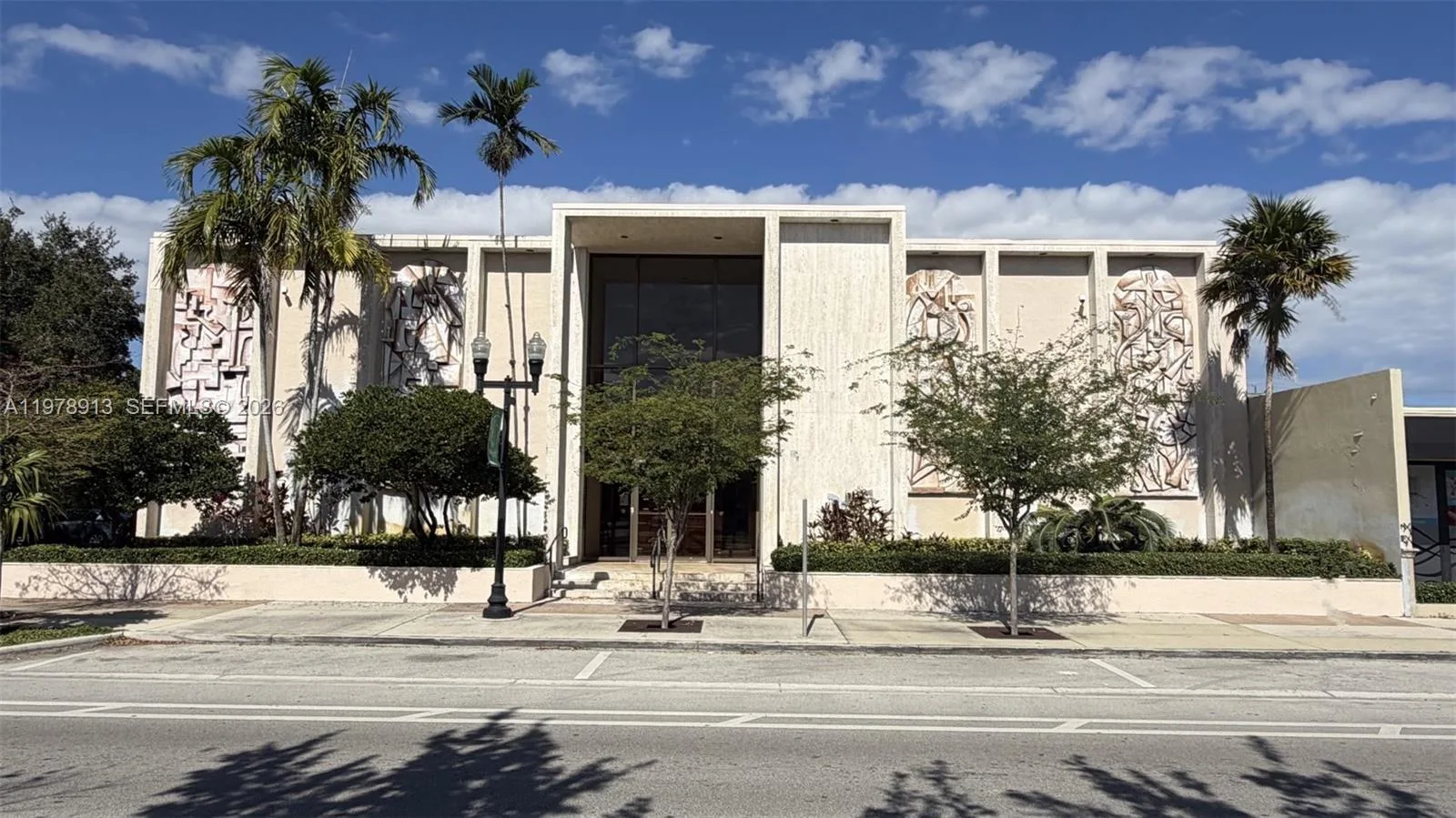 2435 Hollywood Blvd, Hollywood, FL 33020