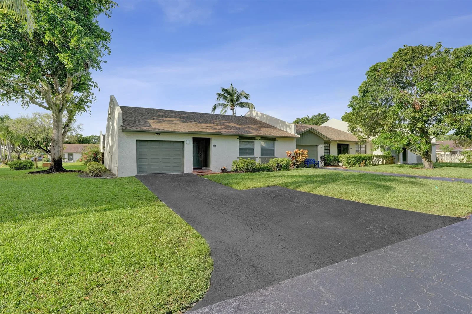 904 NW 51ST Street, Deerfield Beach, FL 33064 photo 2