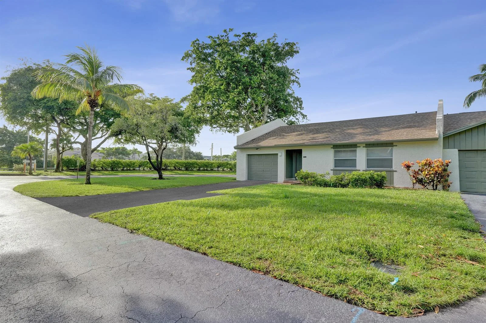 904 NW 51ST Street, Deerfield Beach, FL 33064 photo 3