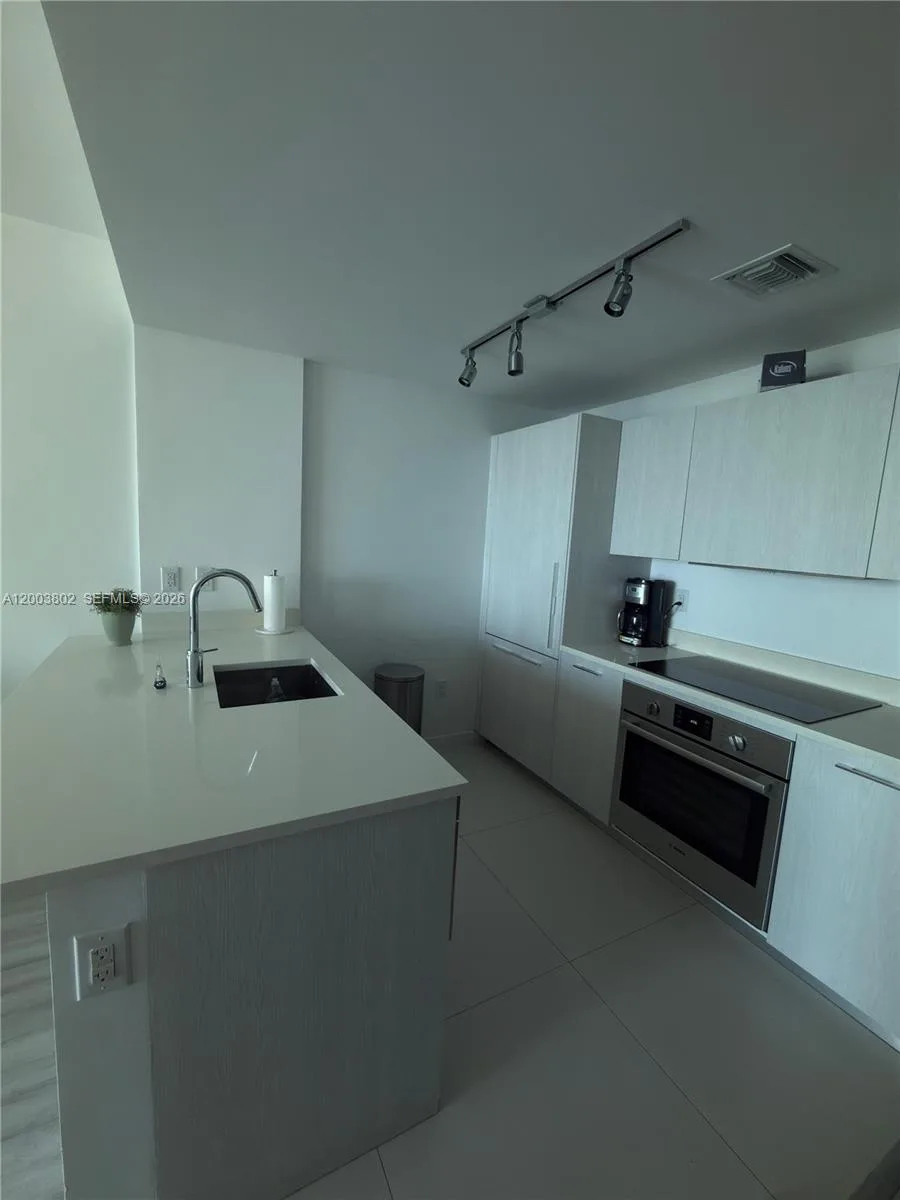501 NE 31st St # 3404, Miami, FL 33137 photo 9