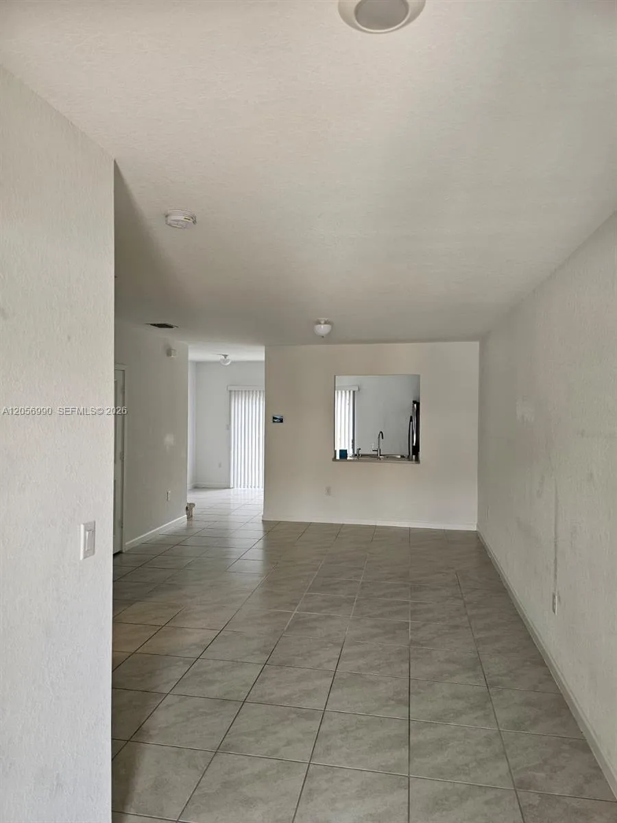 561 NE 5th St, Florida City, FL 33034 photo 6