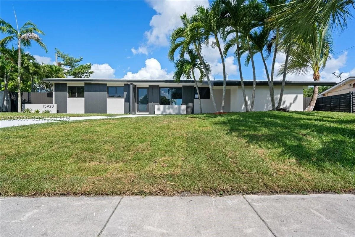 15920 SW 105th Ave, Miami, FL 33157 photo 2