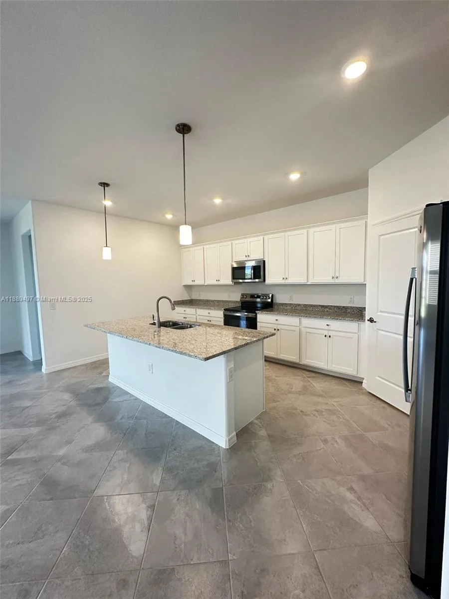 15004 Palamos Cir, Fort Myers, FL 33905 photo 5