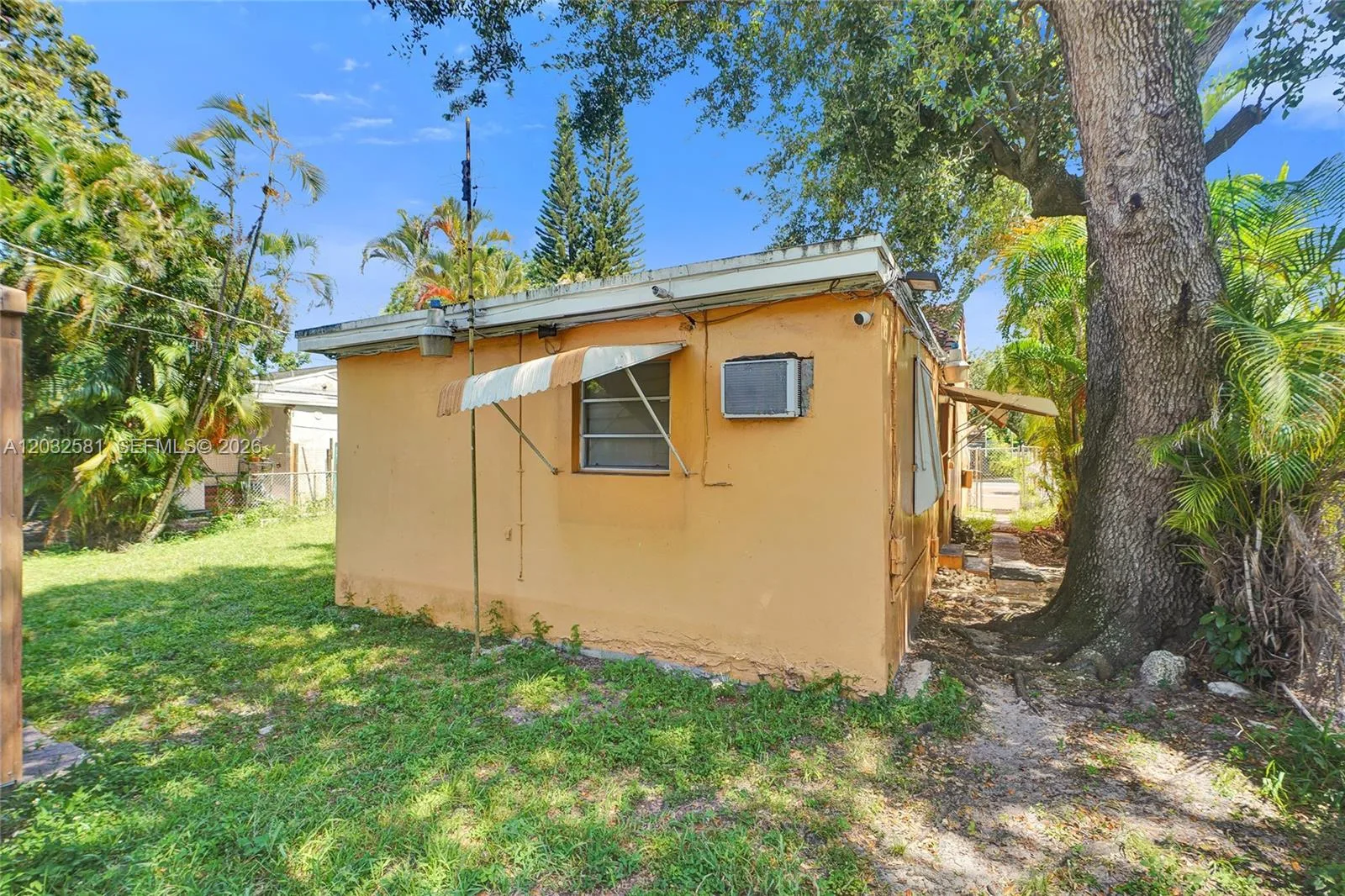 555 NW 46th St, Miami, FL 33127 photo 12