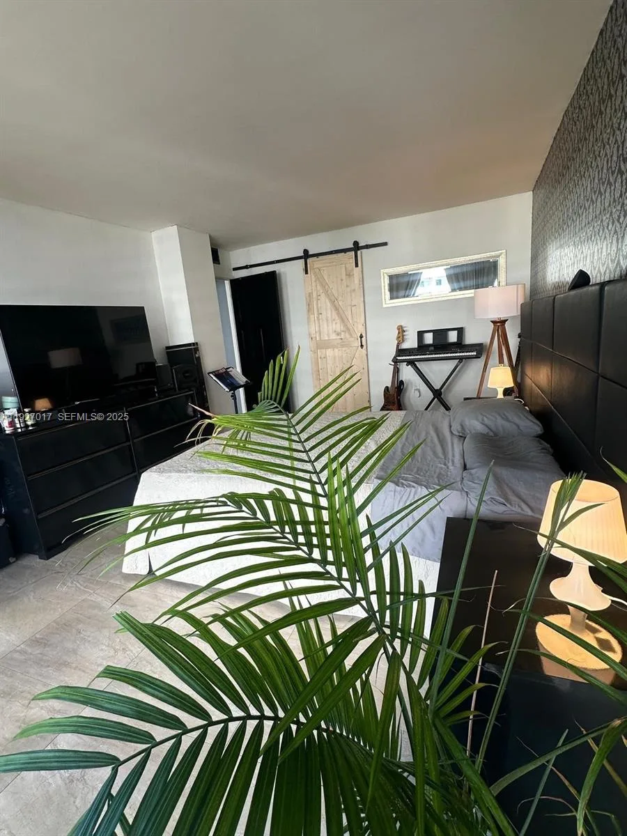 600 NE 36th St # 701, Miami, FL 33137 photo 2