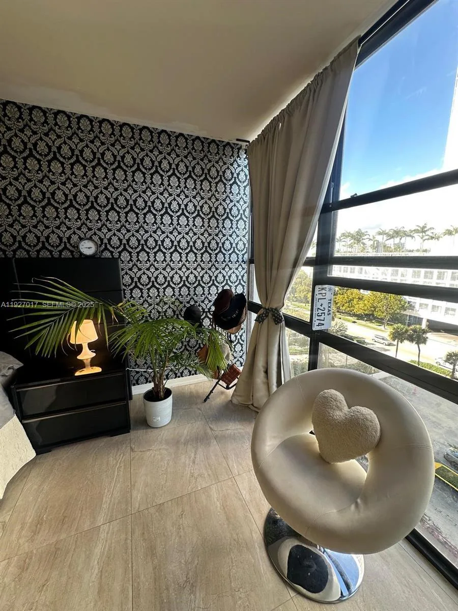 600 NE 36th St # 701, Miami, FL 33137 photo 4