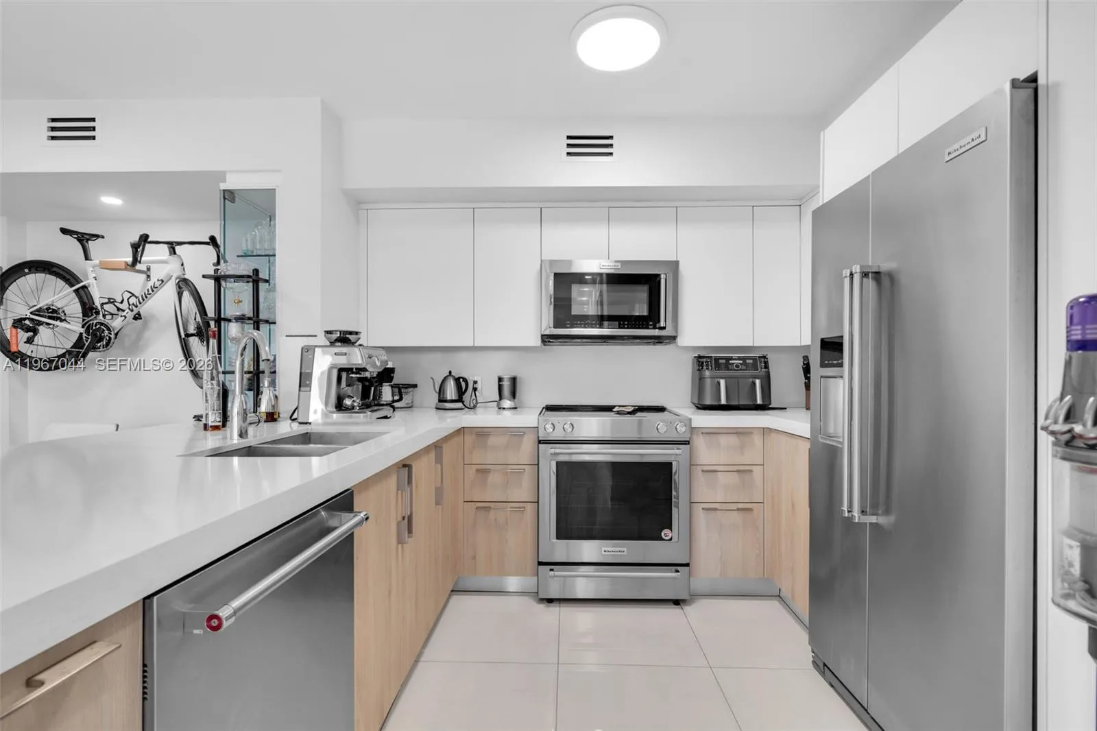 1155 Brickell Bay Dr # 303, Miami, FL 33131 photo 11