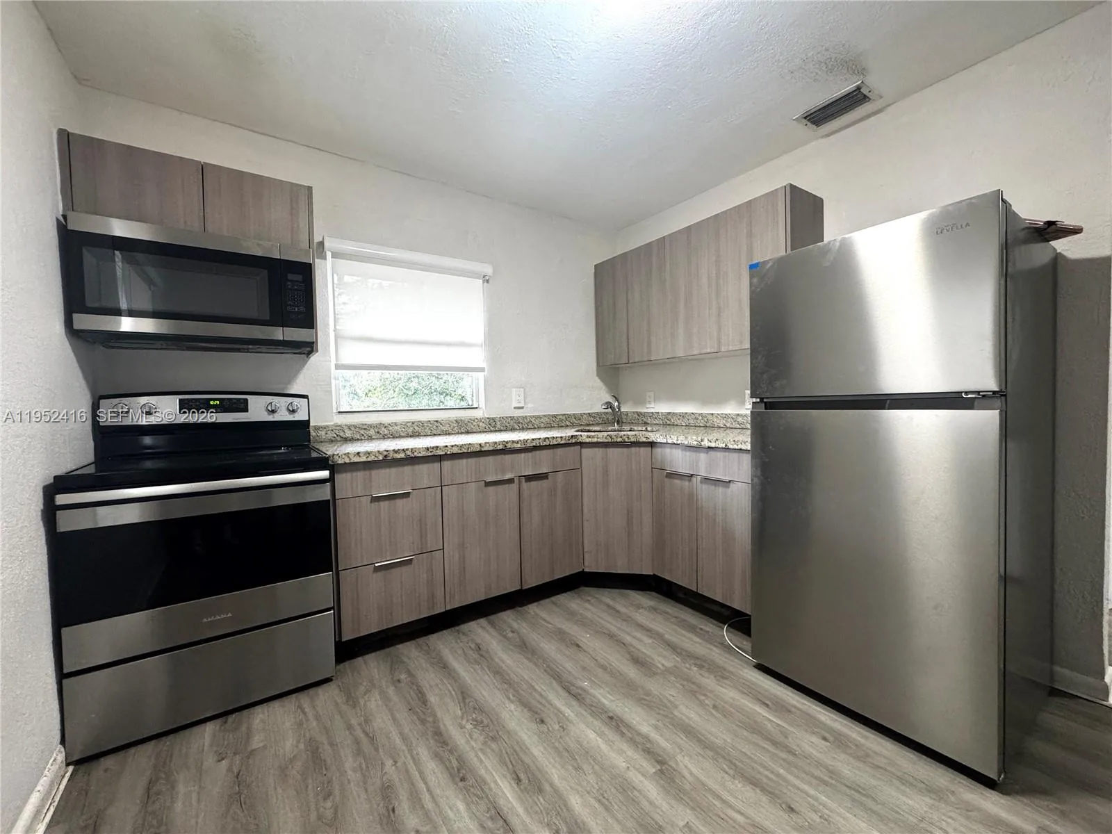 529 SW 3rd St, Miami, FL 33130 photo 10
