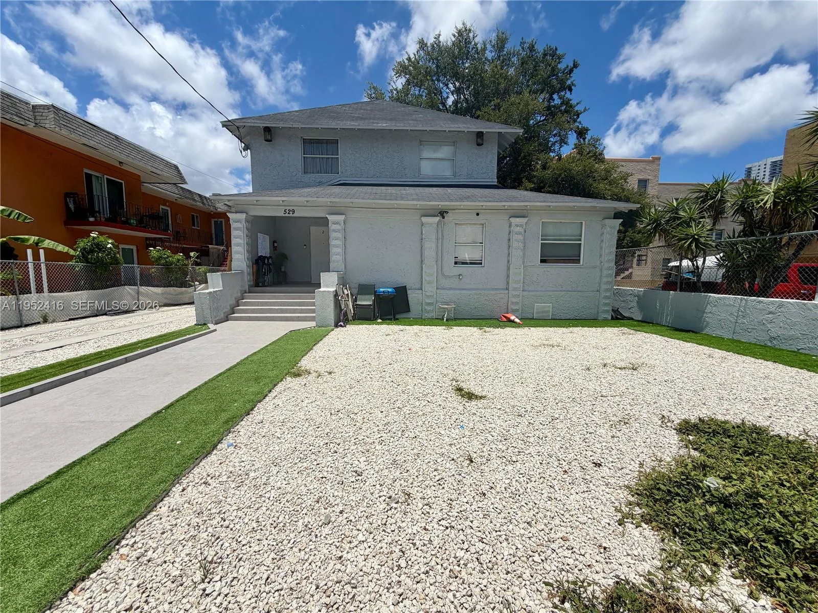 529 SW 3rd St, Miami, FL 33130 photo 2
