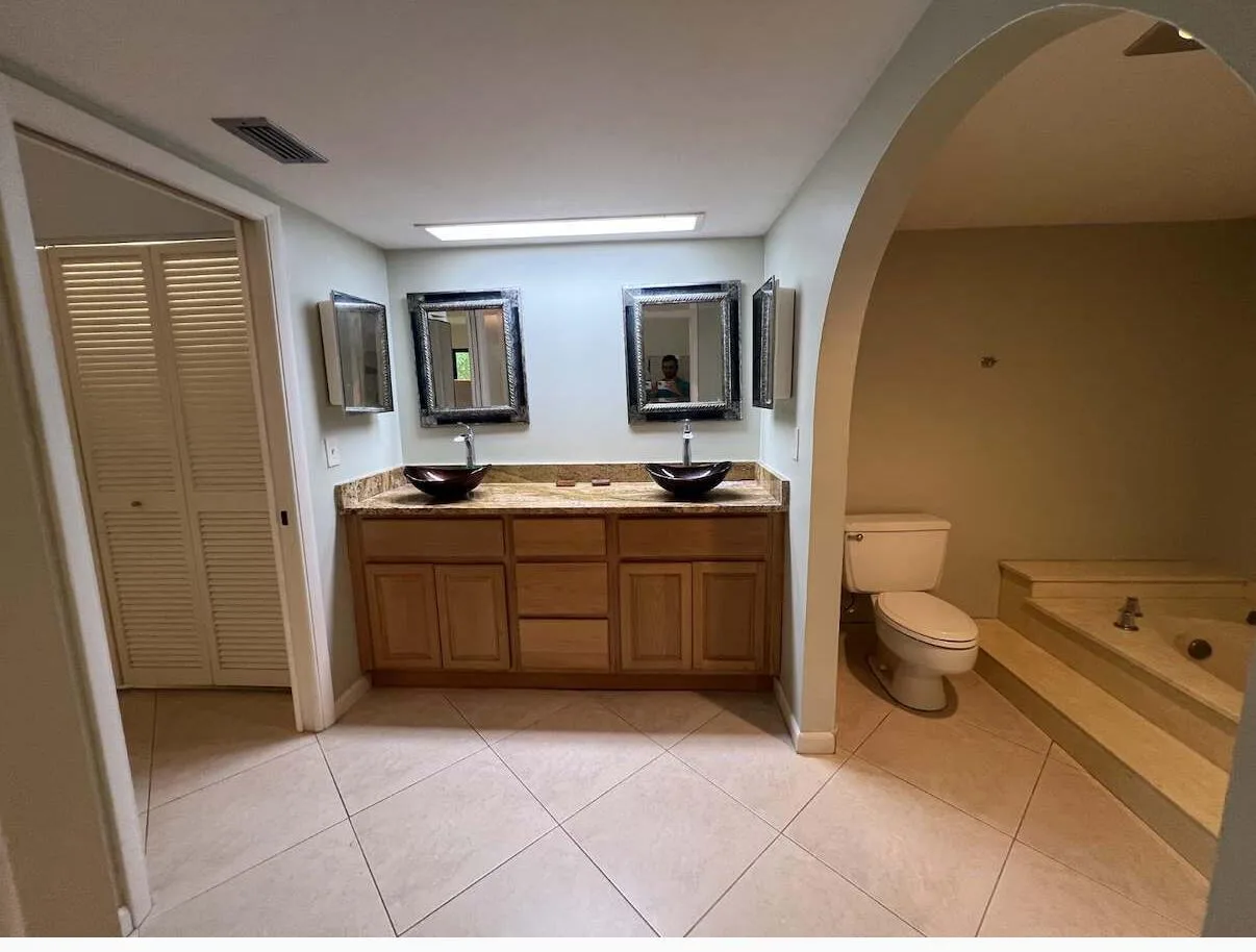 1639 Embassy Drive # 202, West Palm Beach, FL 33401 photo 10