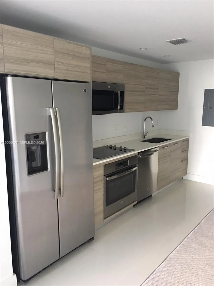 121 NE 34th St # 914, Miami, FL 33137 photo 3