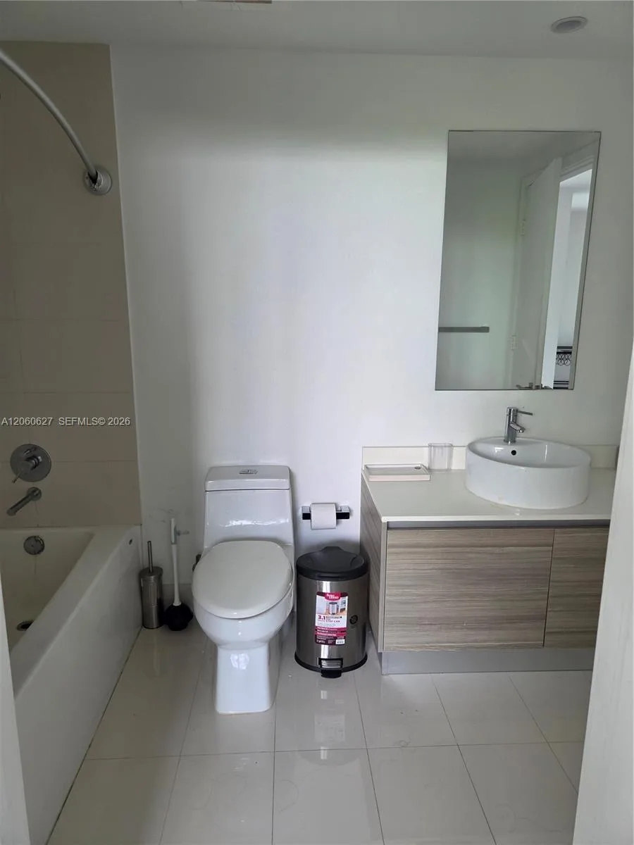 121 NE 34th St # 914, Miami, FL 33137 photo 6