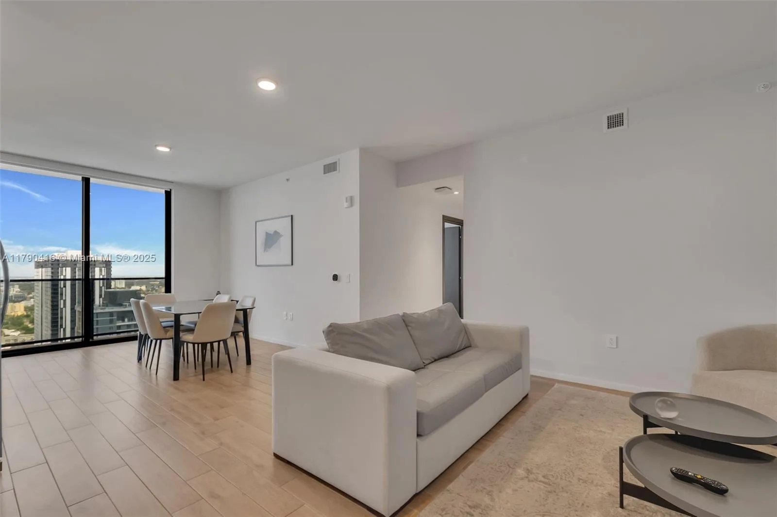 398 NE 5th St # 3901, Miami, FL 33132 photo 4
