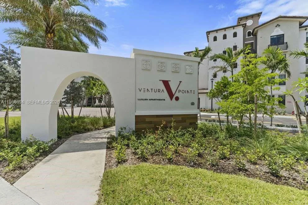 7850 Pasadena Blvd # B1, Pembroke Pines, FL 33024