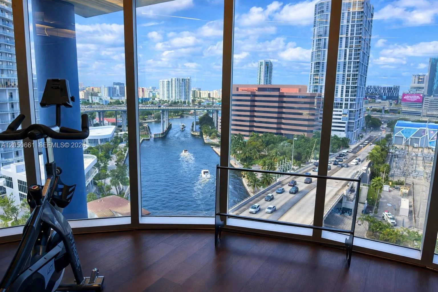 185 SW 7th St # 3704, Miami, FL 33130 photo 7