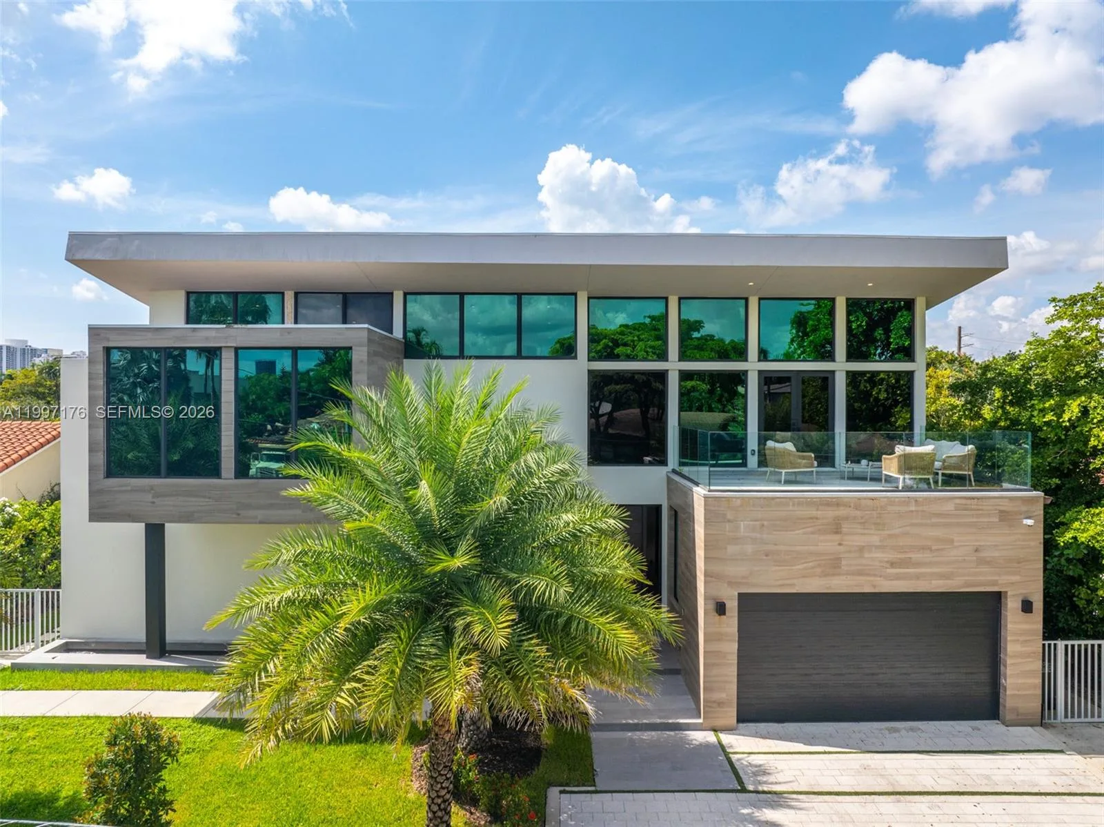 521 Holiday Dr, Hallandale Beach, FL 33009 photo 3