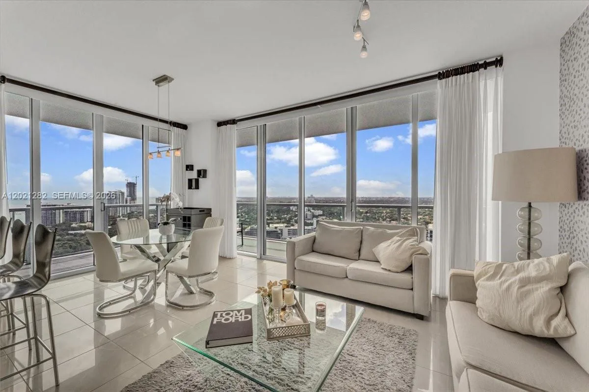 79 SW 12th St # 3401-S, Miami, FL 33130