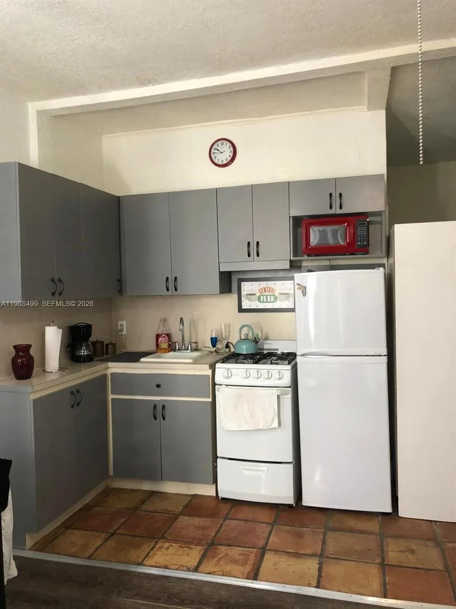 3710 Collins Ave # N-310, Miami Beach, FL 33140 photo 3