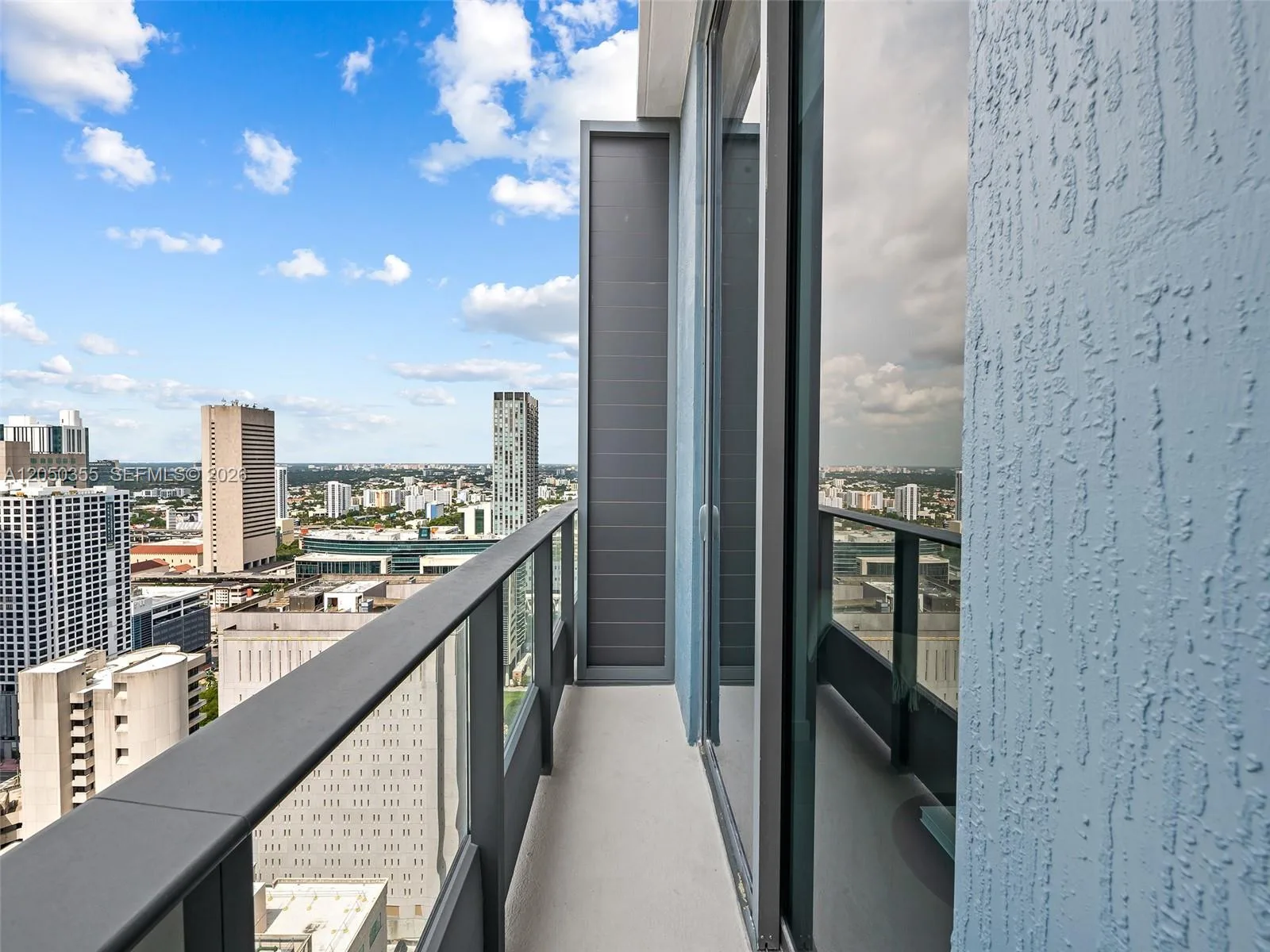 121 NE 5th St # 3704, Miami, FL 33132 photo 2