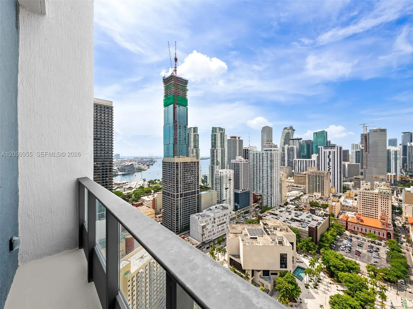 121 NE 5th St # 3704, Miami, FL 33132 photo 3
