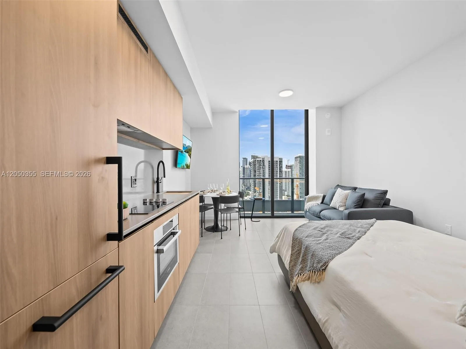 121 NE 5th St # 3704, Miami, FL 33132 photo 5