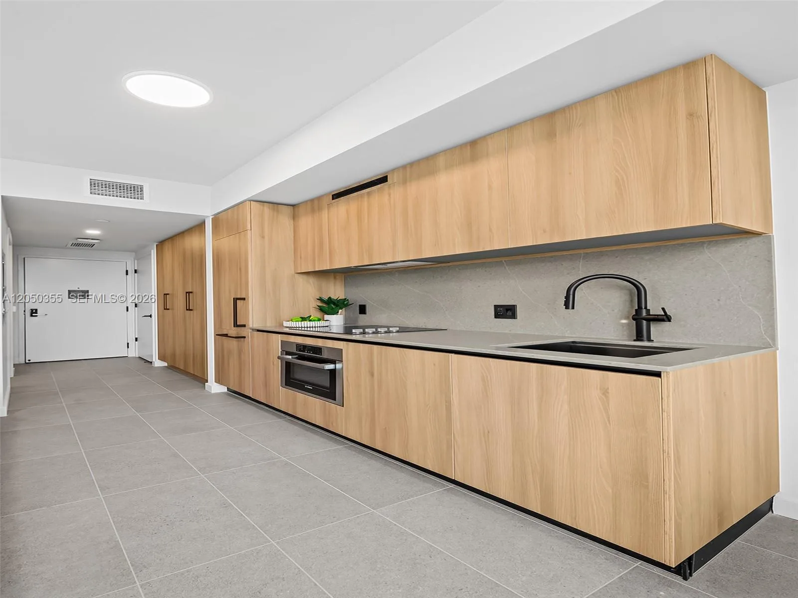 121 NE 5th St # 3704, Miami, FL 33132 photo 6