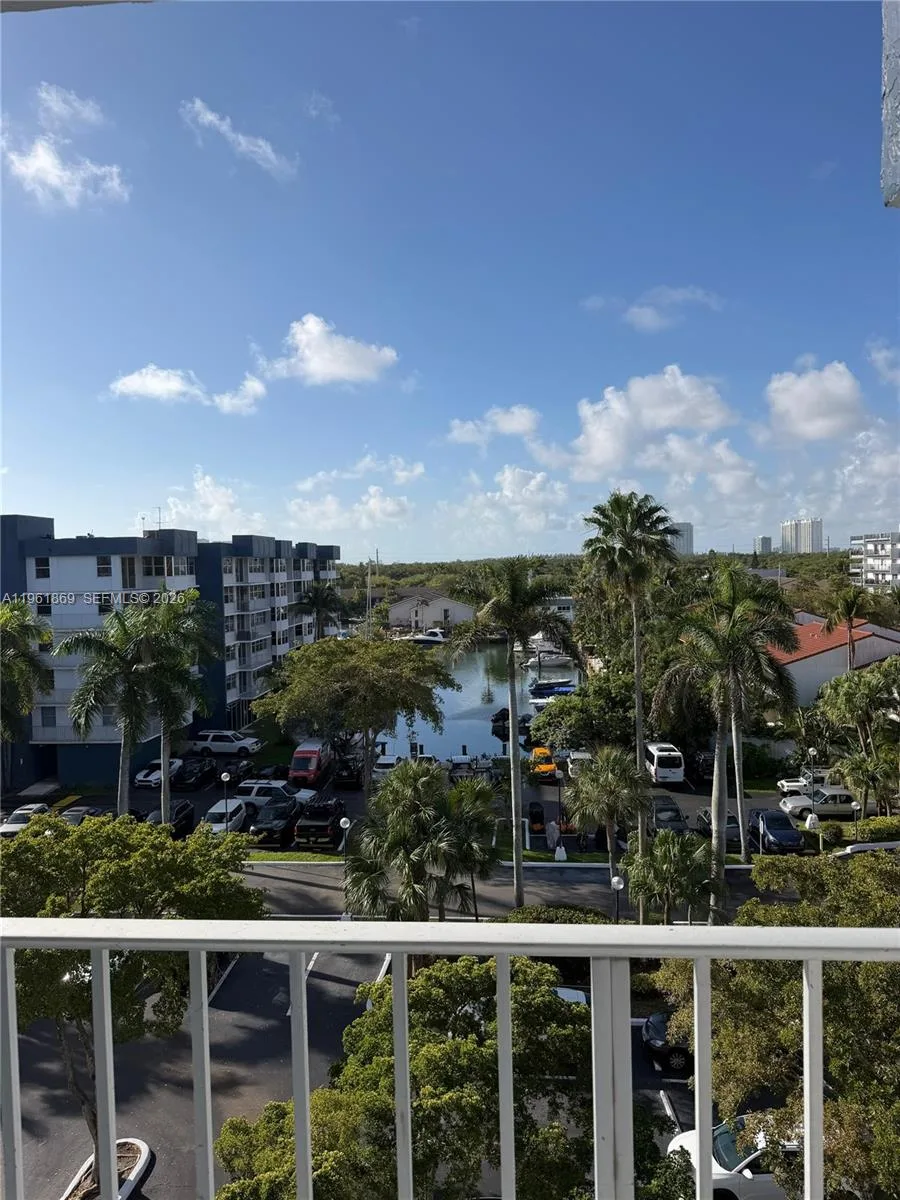 16546 NE 26th Ave # 6H, North Miami Beach, FL 33160 photo 10
