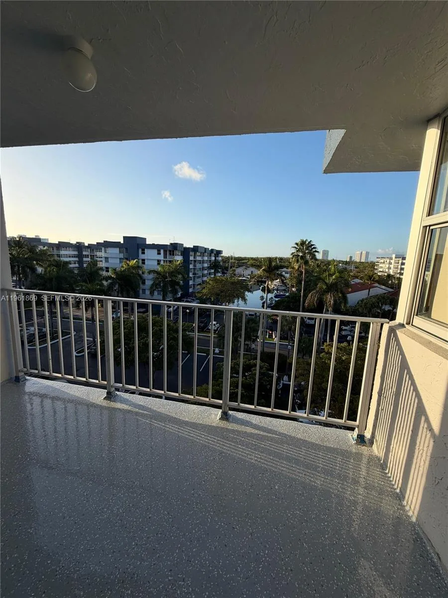 16546 NE 26th Ave # 6H, North Miami Beach, FL 33160 photo 9