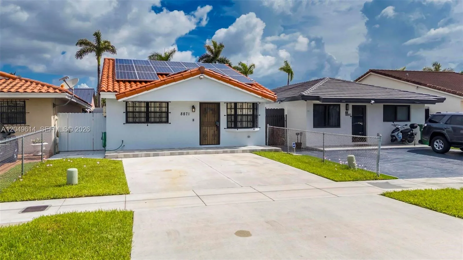 8871 NW 114th St, Hialeah Gardens, FL 33018 photo 2