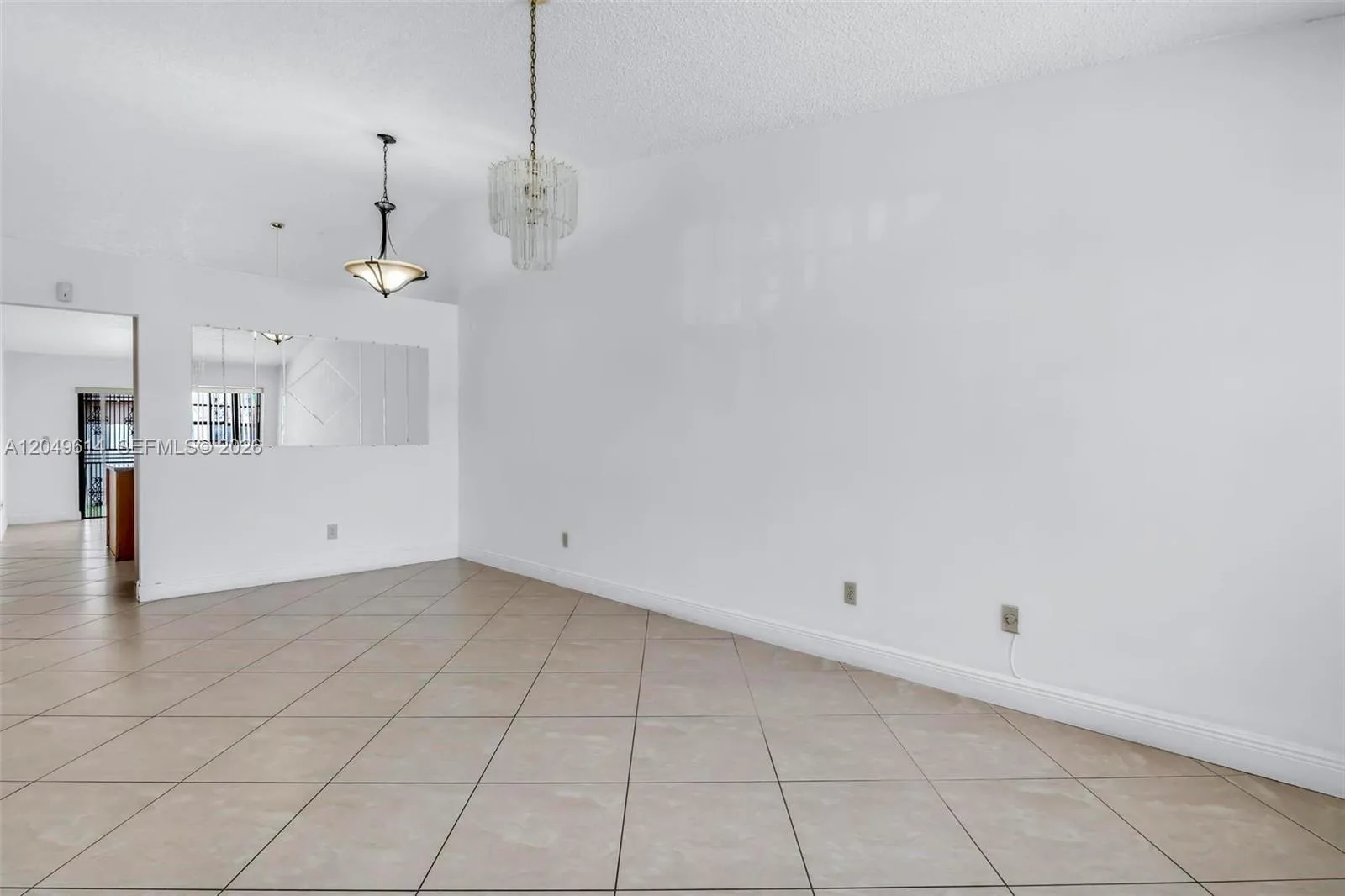 8871 NW 114th St, Hialeah Gardens, FL 33018 photo 4