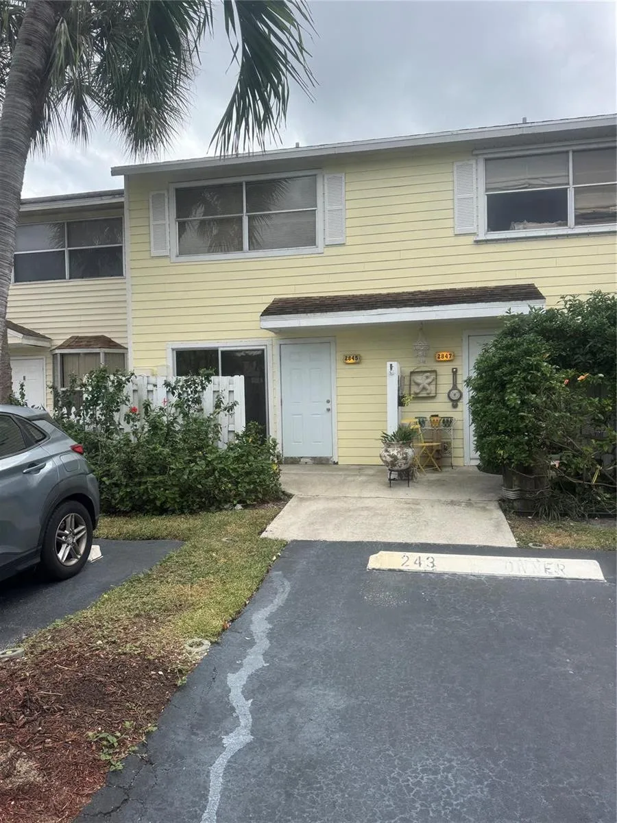2845 NE 15TH Street, Pompano Beach, FL 33062