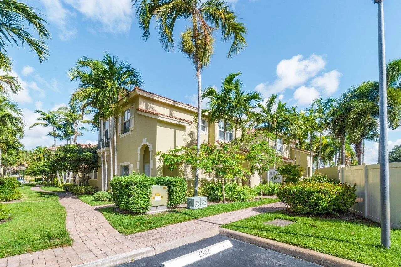406 Lake Monterey Circle, Boynton Beach, FL 33426