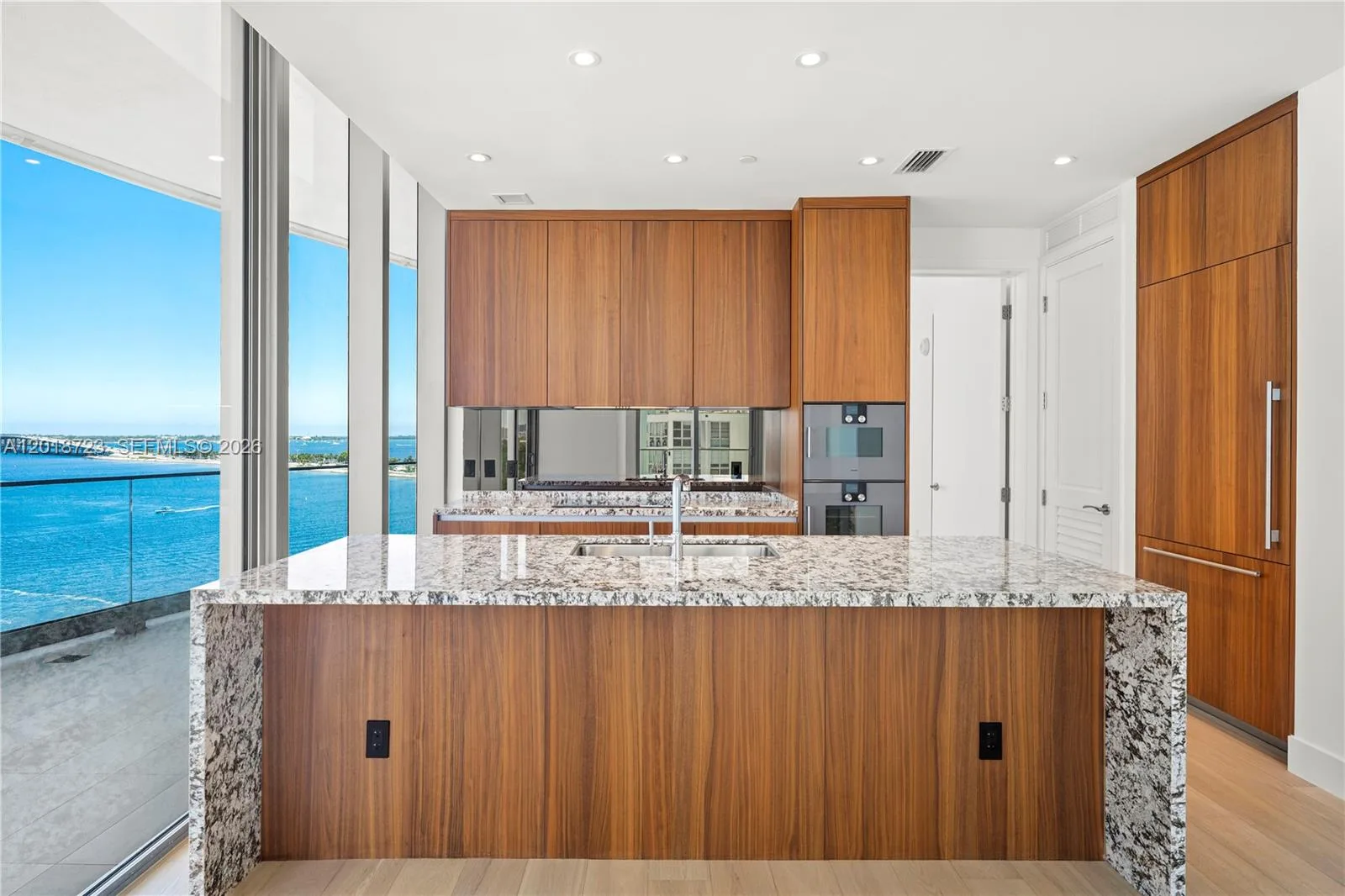 175 SE 25 RD # 804, Miami, FL 33129 photo 4