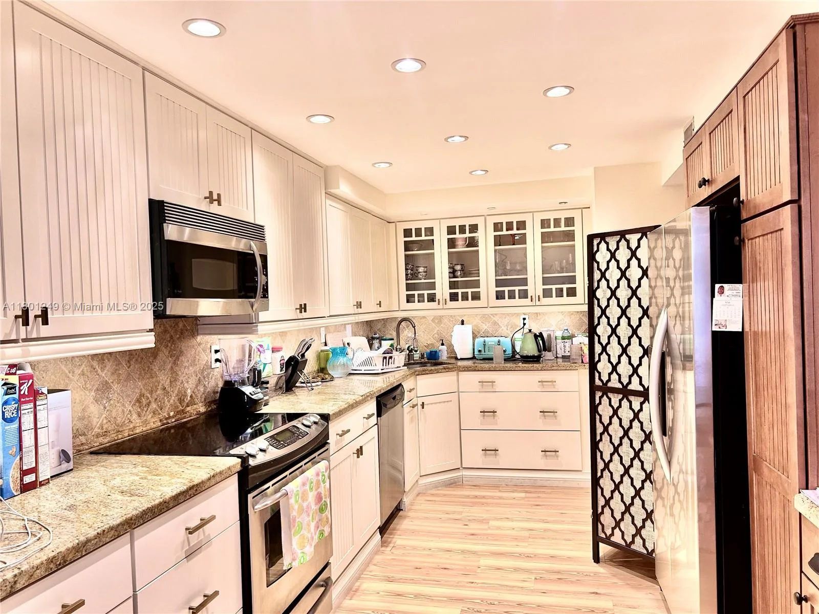 600 Three Islands Blvd # 905, Hallandale Beach, FL 33009 photo 4
