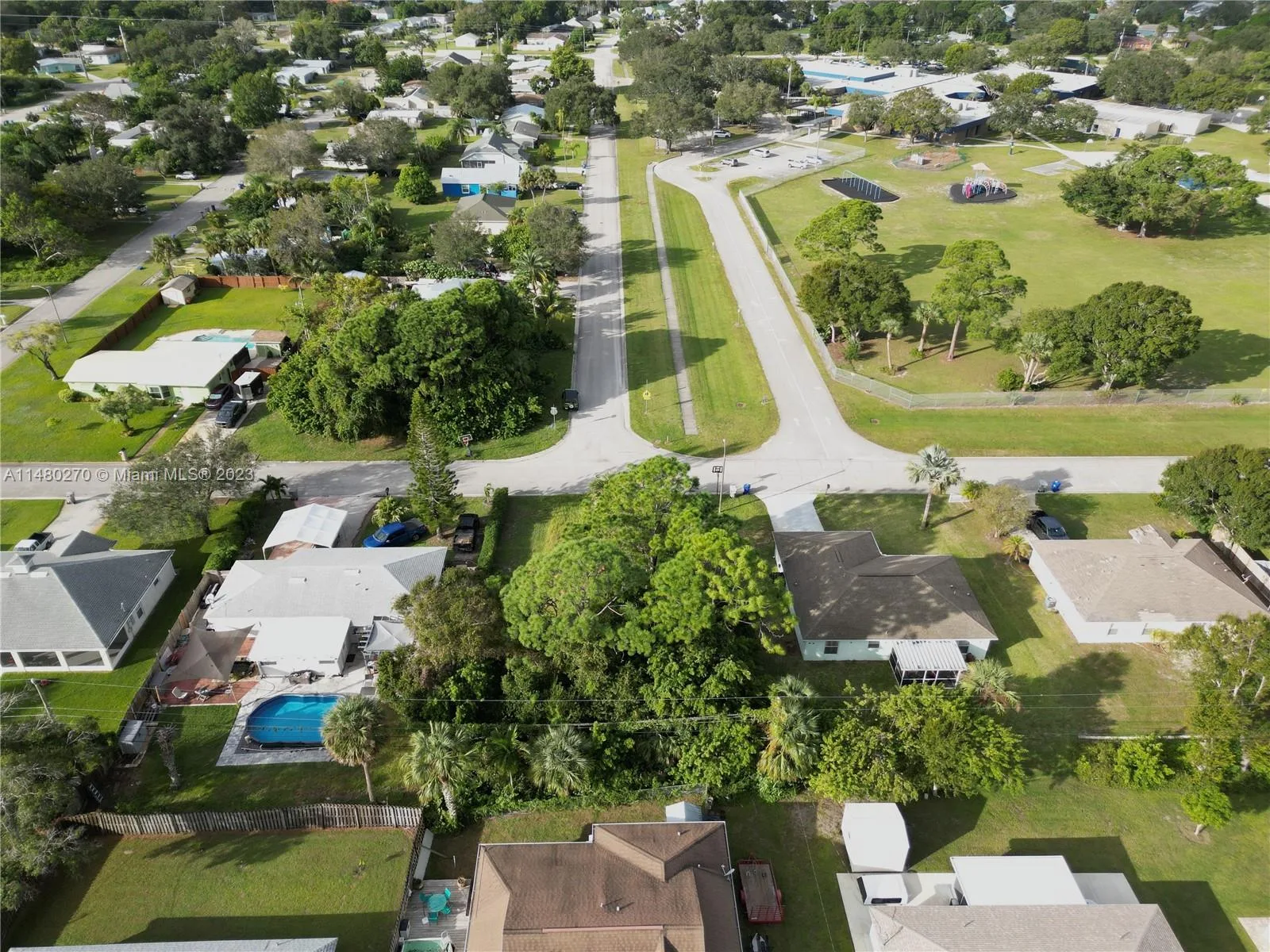 1970 4th Ave SW, Vero Beach, FL 32962 photo 3