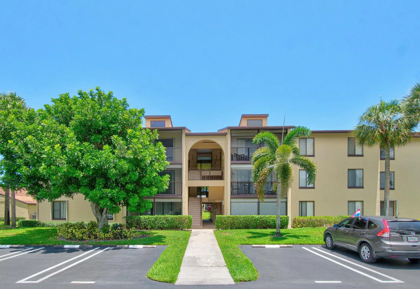 627 Sea Pine Way # A3, FL 33415