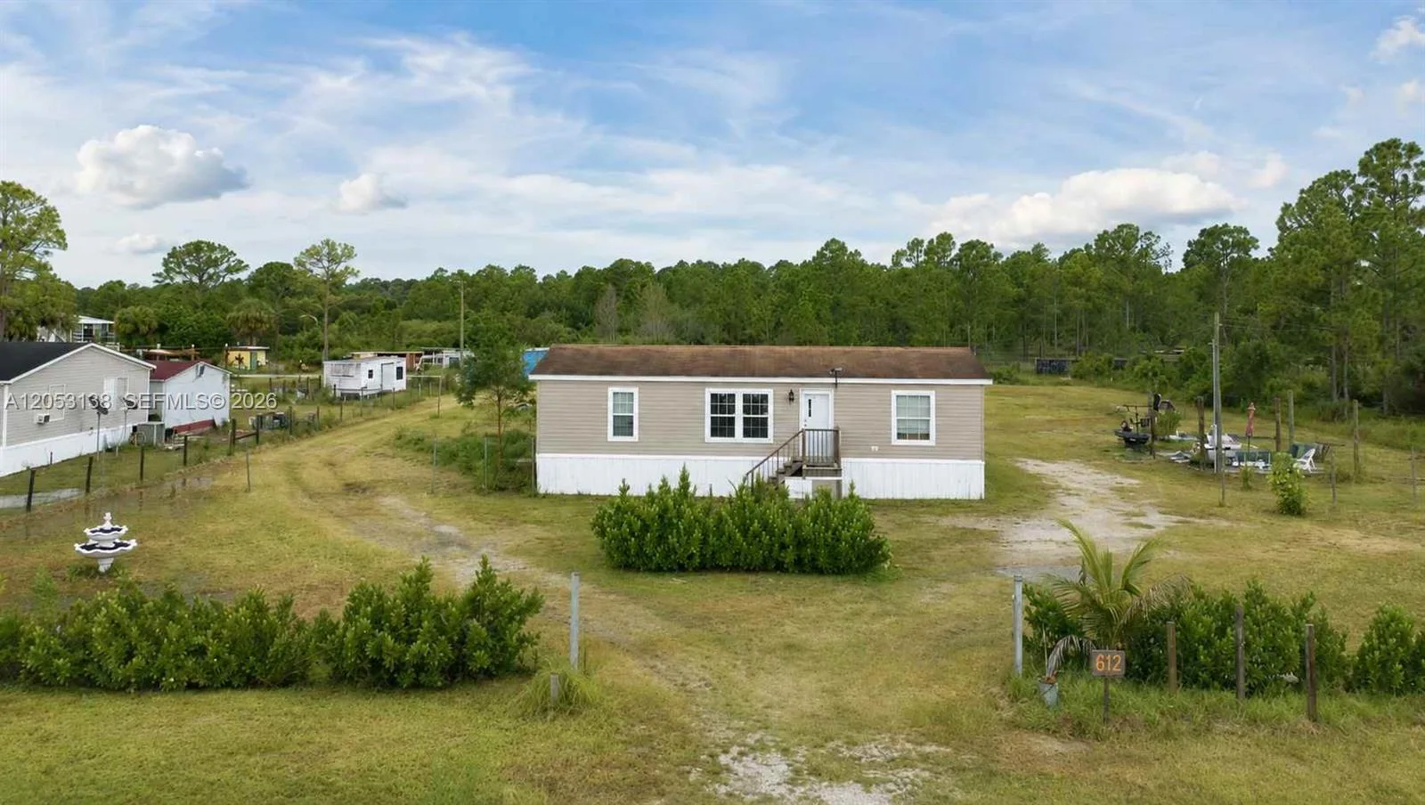 612 Hunting Club, Clewiston, FL 33440 photo 2