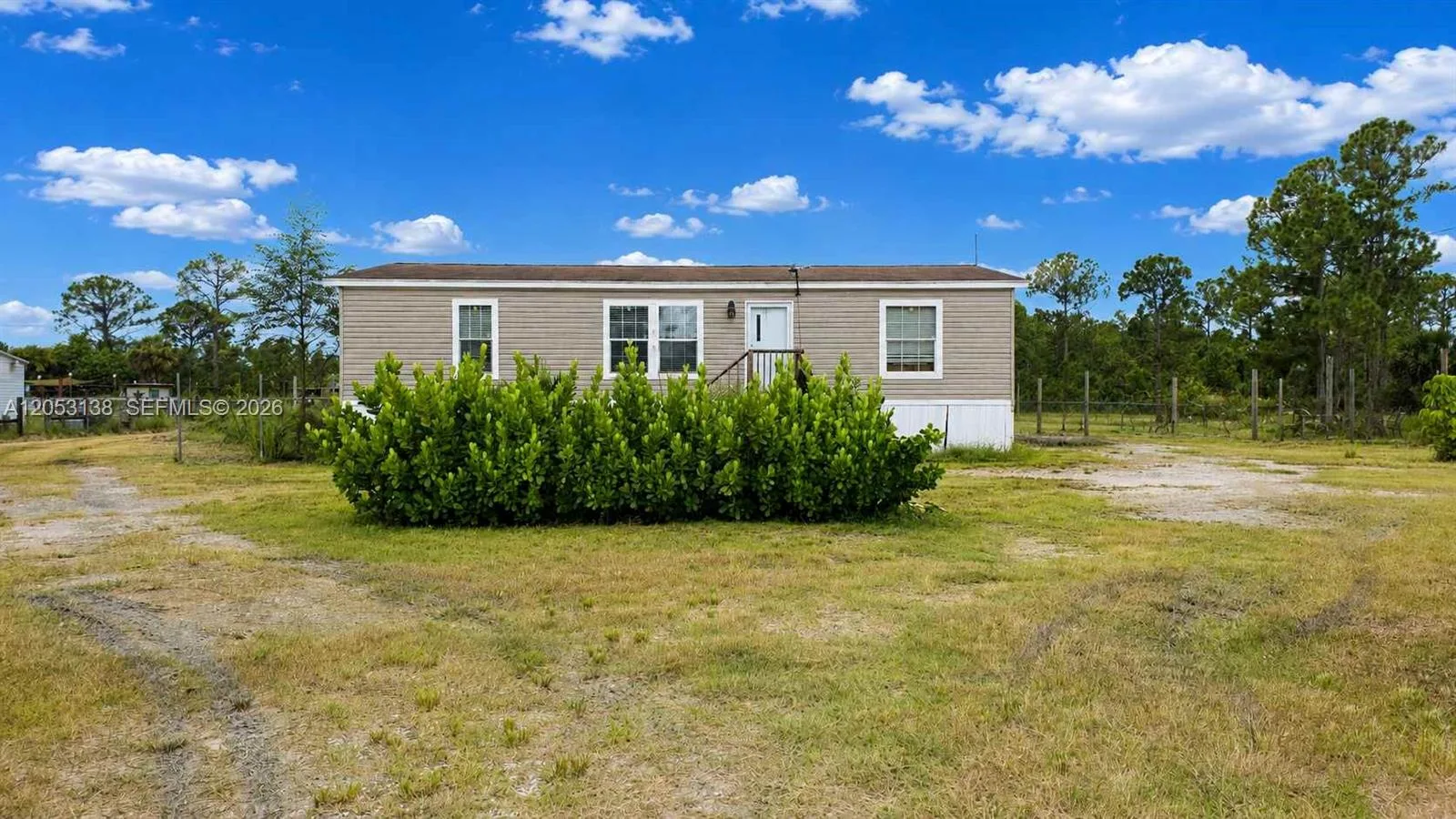 612 Hunting Club, Clewiston, FL 33440 photo 4