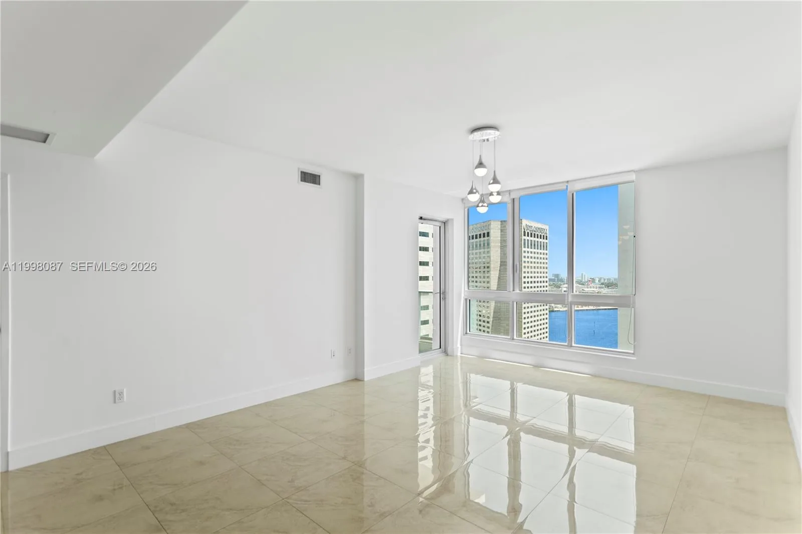 300 S Biscayne Blvd # T-2414, Miami, FL 33131 photo 12