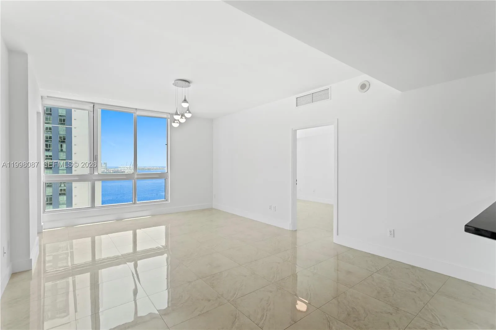 300 S Biscayne Blvd # T-2414, Miami, FL 33131 photo 4