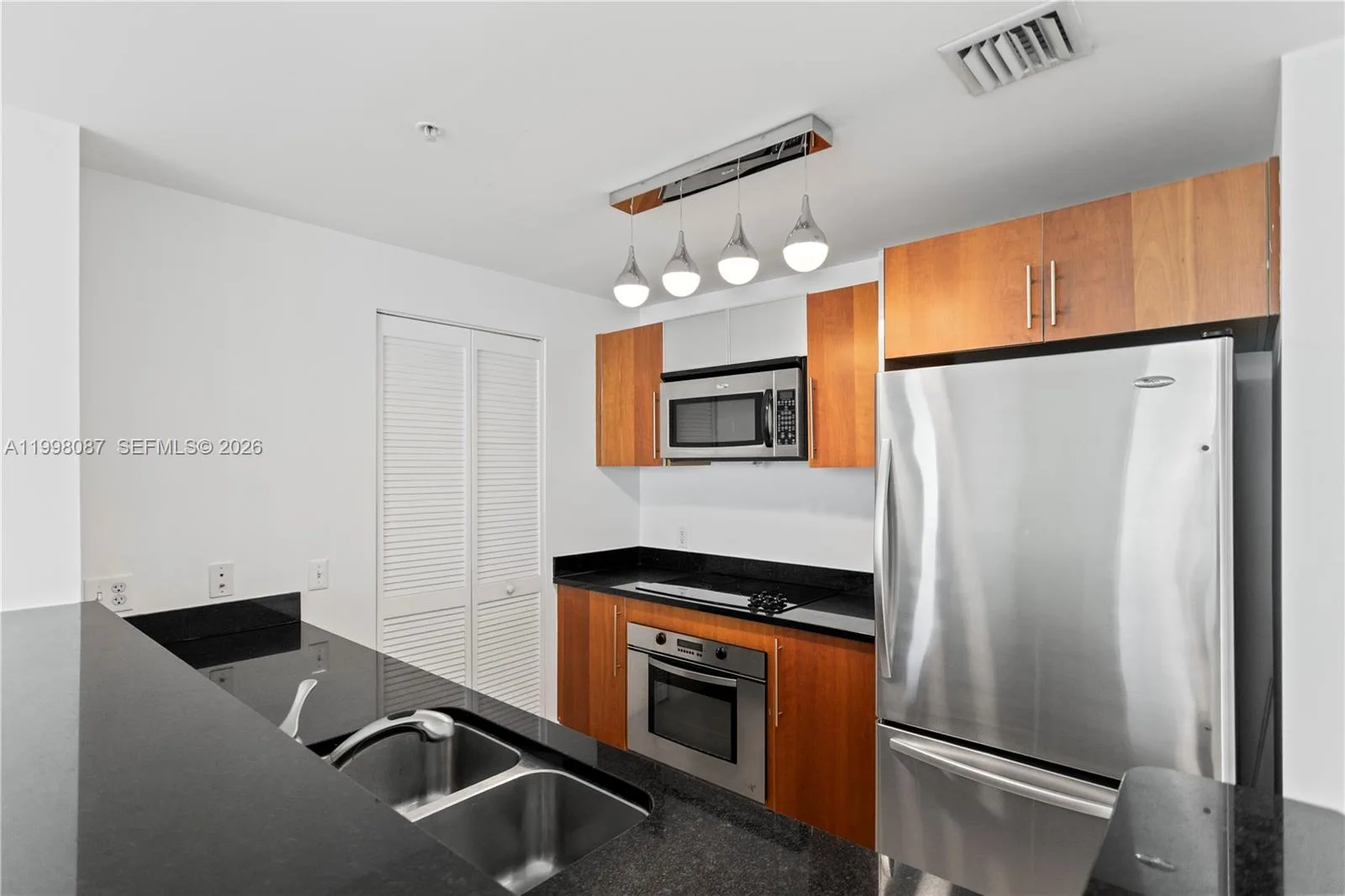 300 S Biscayne Blvd # T-2414, Miami, FL 33131 photo 6