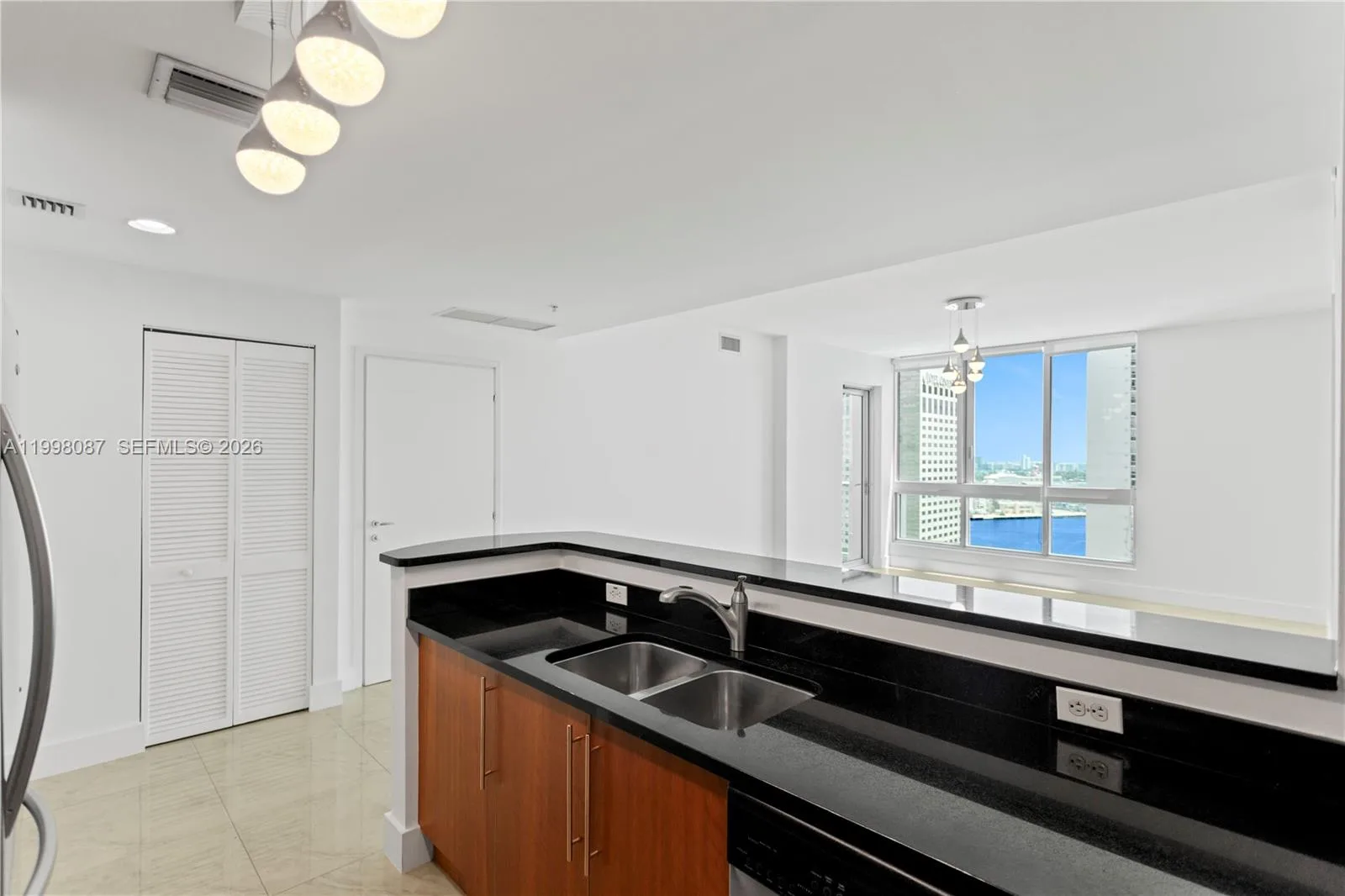 300 S Biscayne Blvd # T-2414, Miami, FL 33131 photo 9
