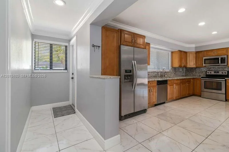 913 SW 49th Ave, Plantation, FL 33317 photo 6