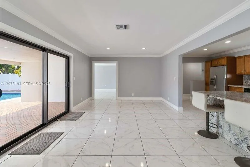 913 SW 49th Ave, Plantation, FL 33317 photo 9