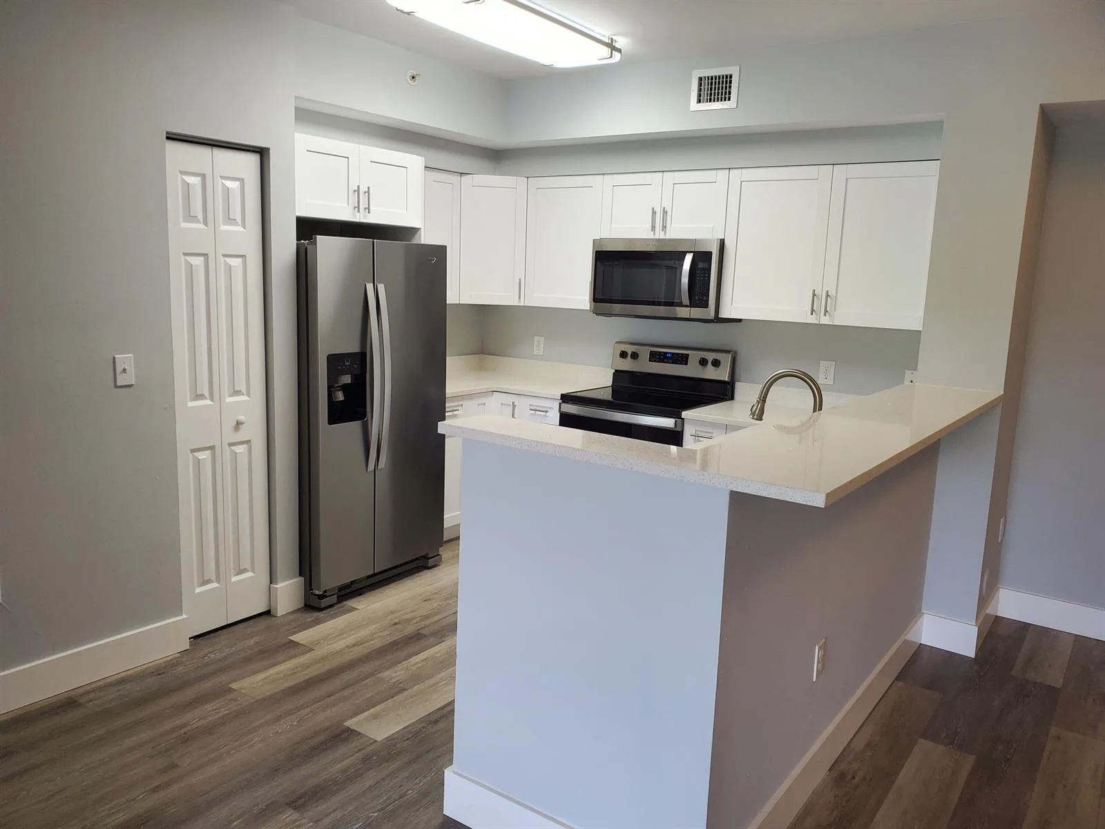 8070 N NOB HILL Road # 106, Tamarac, FL 33321 photo 2