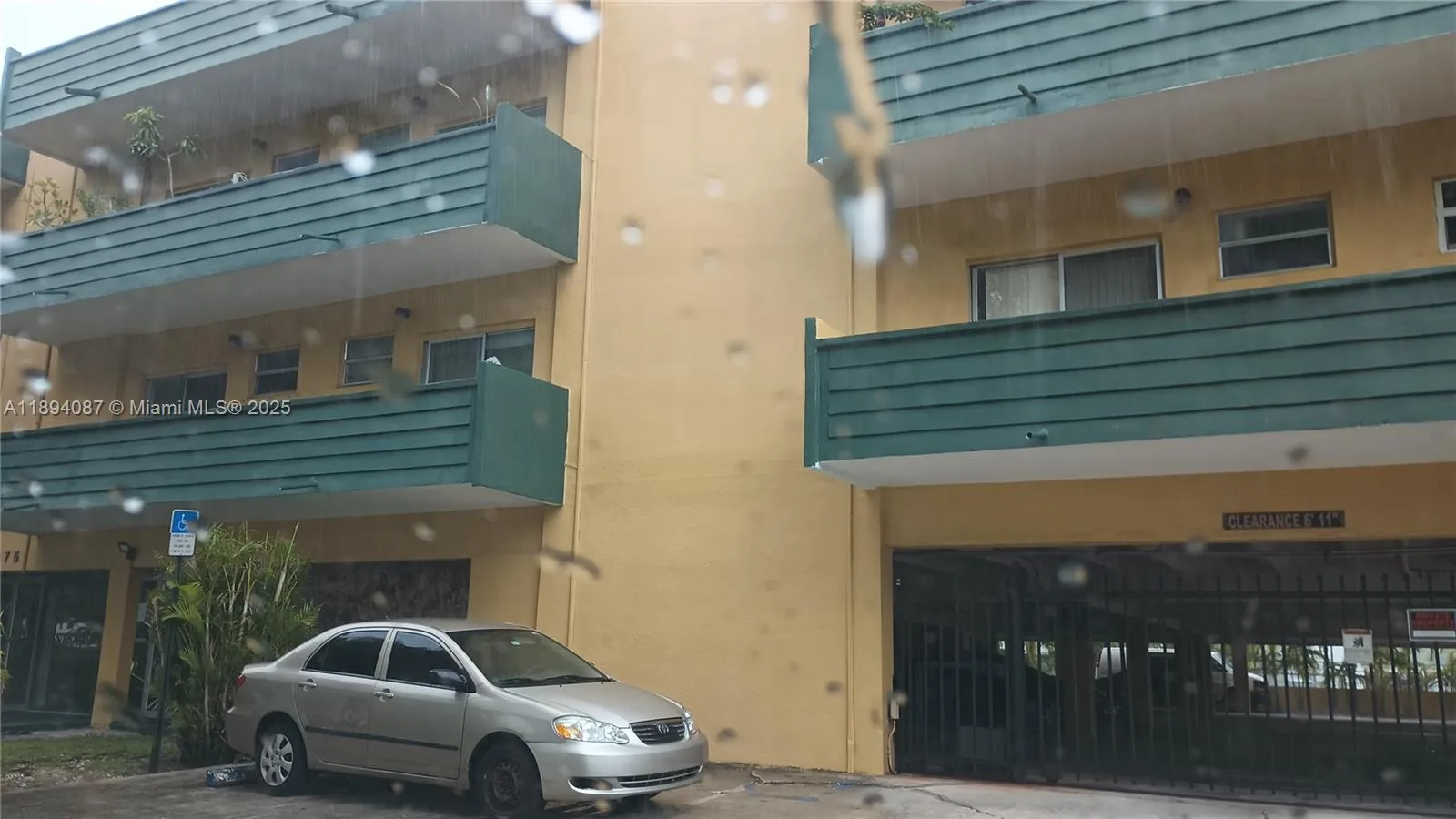 1975 NE 135th St # 2I, North Miami, FL 33181