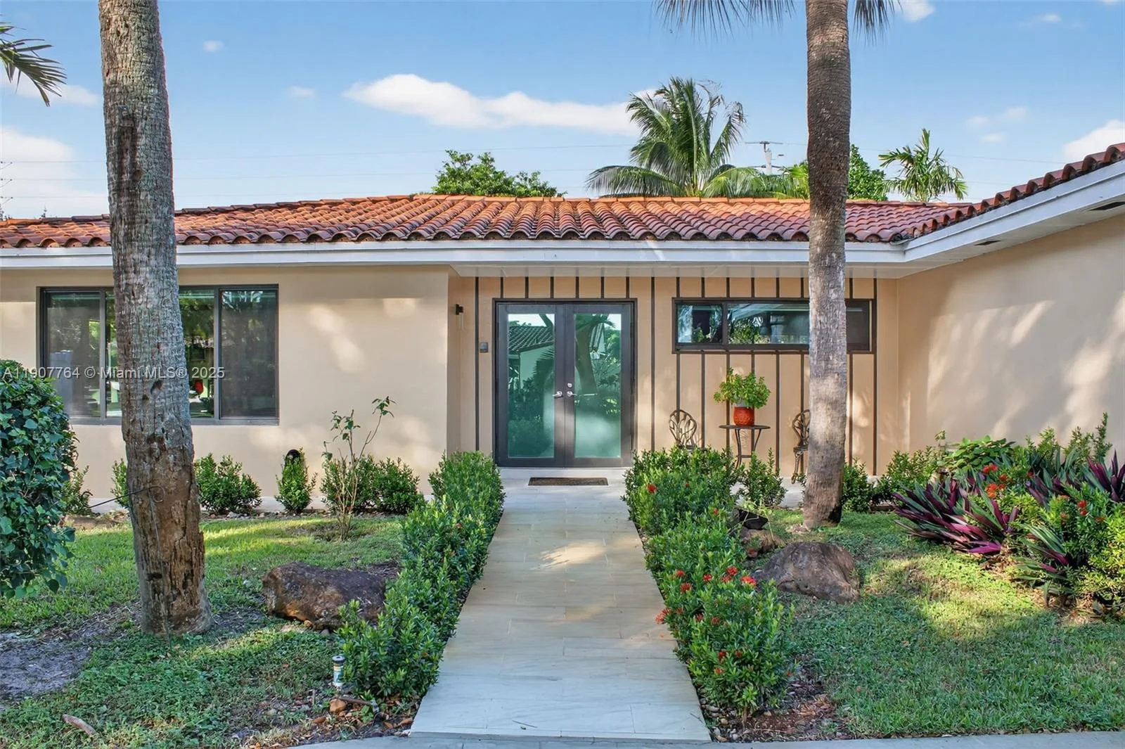 15010 Dunbarton Pl, Miami Lakes, FL 33016 photo 6