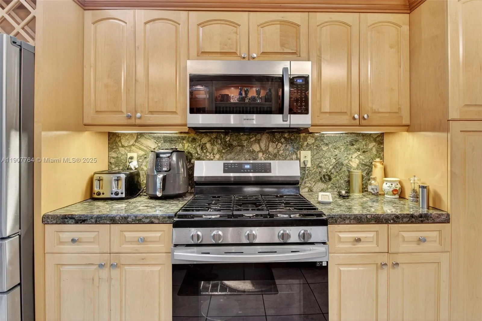 15010 Dunbarton Pl, Miami Lakes, FL 33016 photo 8