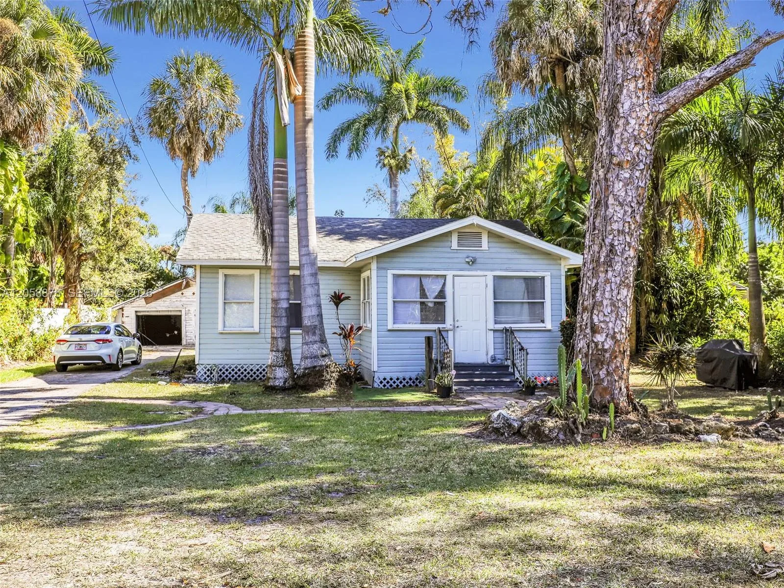 1132 River Rd, North Fort Myers, FL 33903