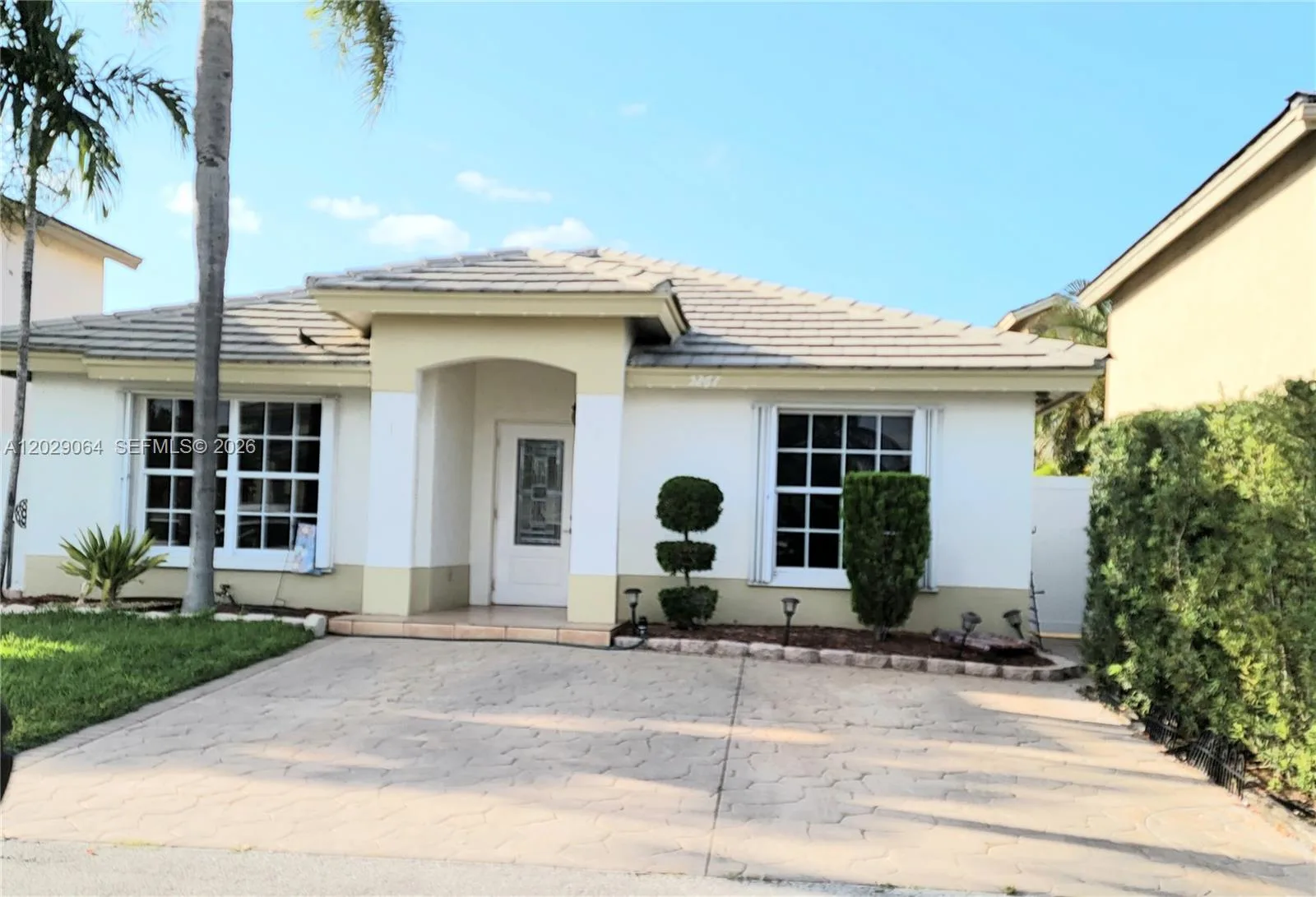 5267 NW 186th Ln, Miami Gardens, FL 33055